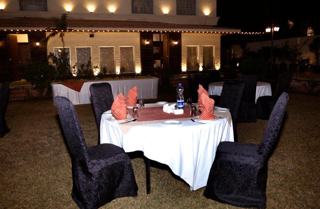 Ambassador Suites & Hotel Islamabad Exterior foto